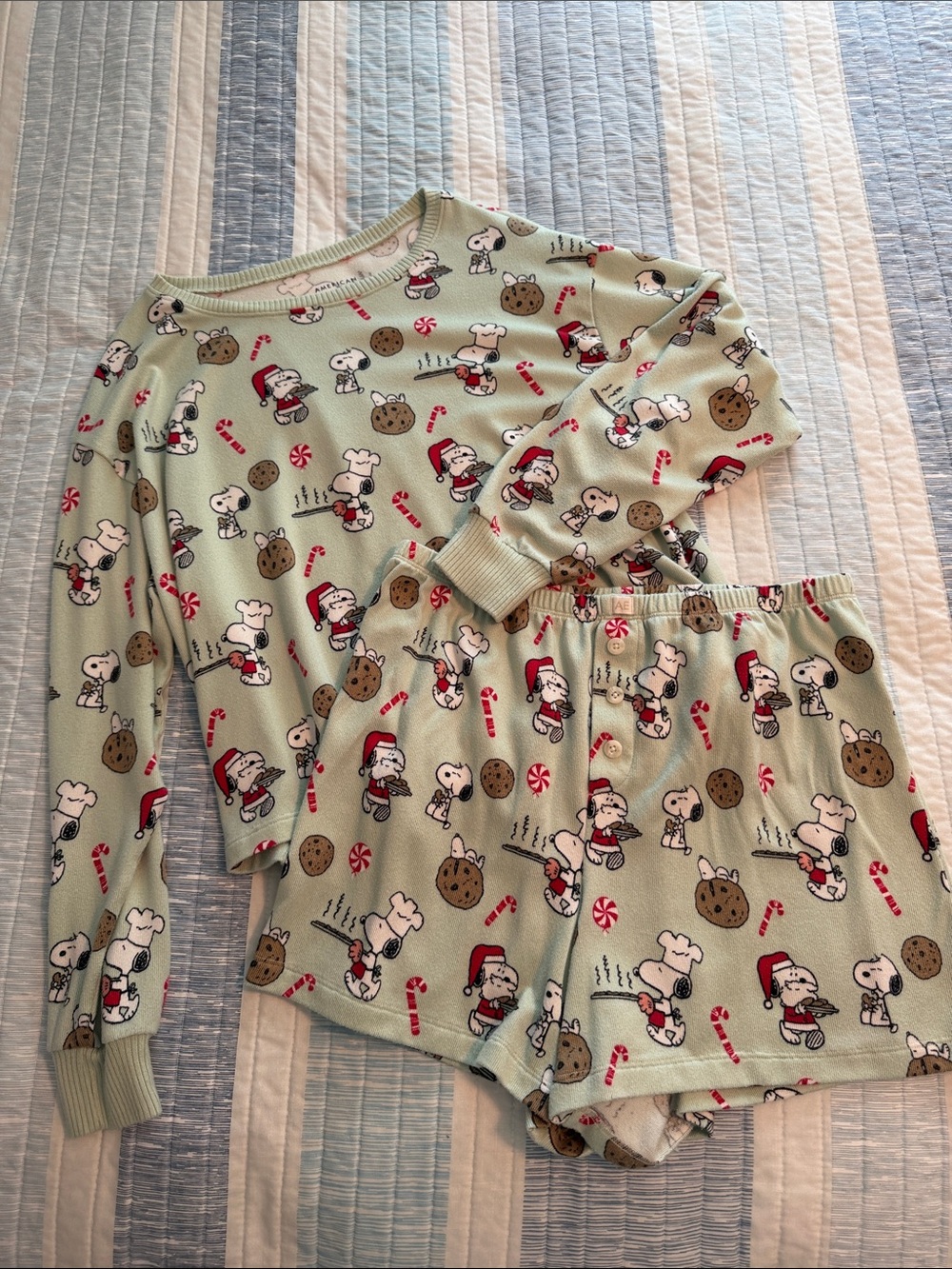 American Eagle Outfitters Women’s Light Green Peanuts Holiday Pajama Set